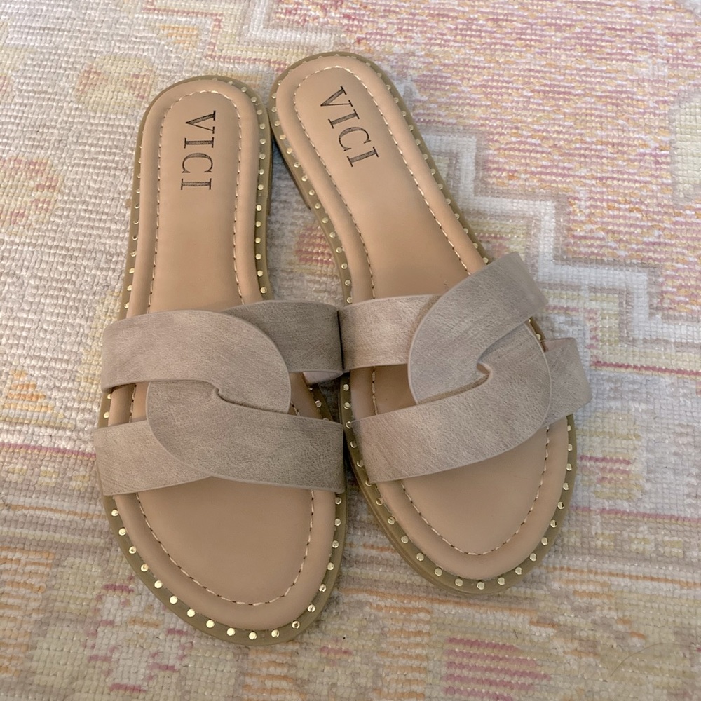 Vici Slide Sandal Size 7 1/2